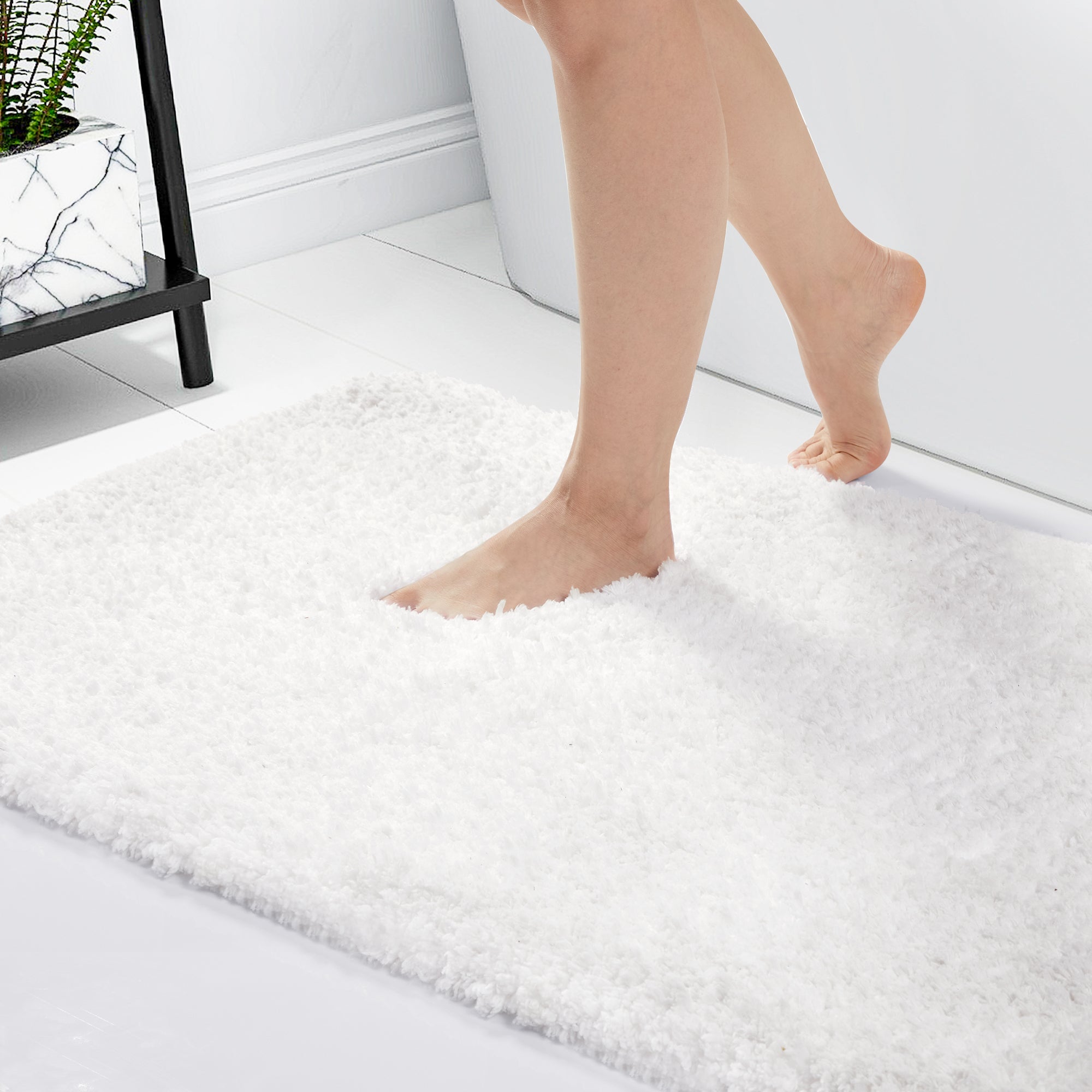 Deconovo Plush Non-Slip Bath Mat – Super Absorbent Rug (1 PC)