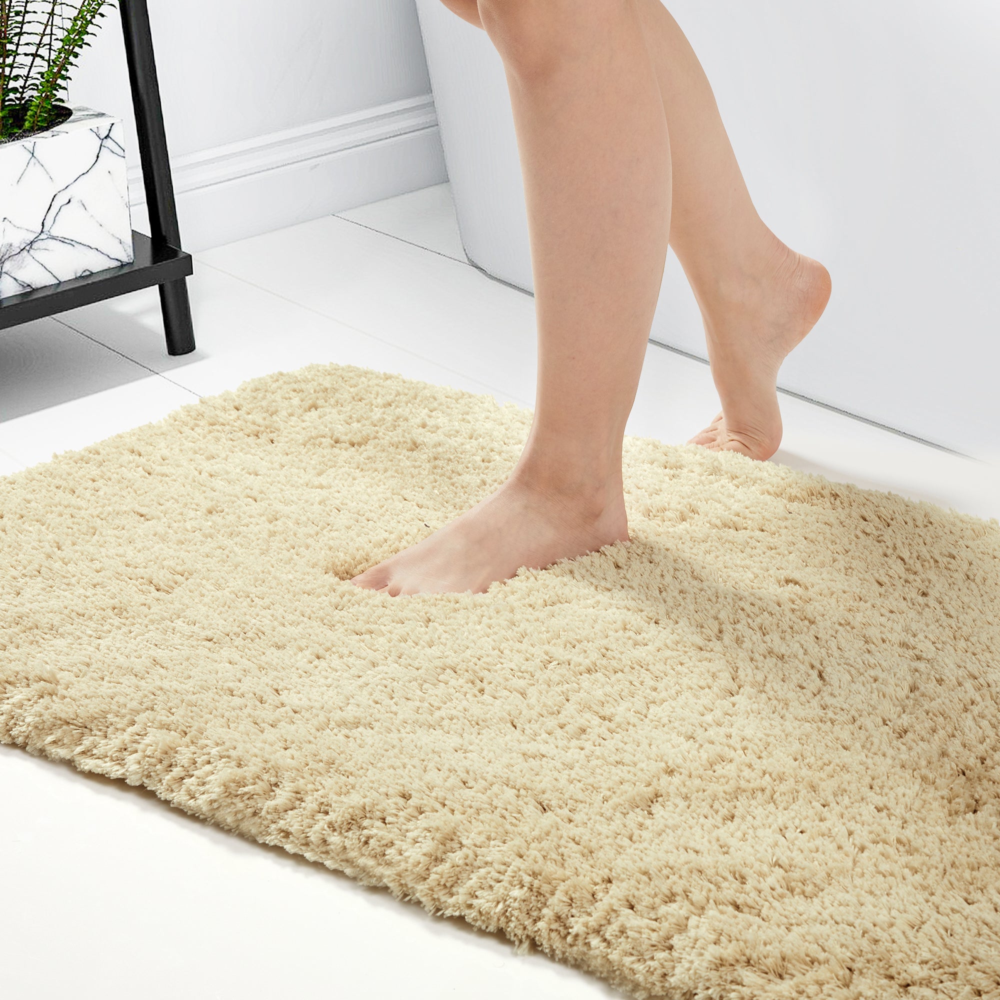 Deconovo Plush Non-Slip Bath Mat – Super Absorbent Rug (1 PC)