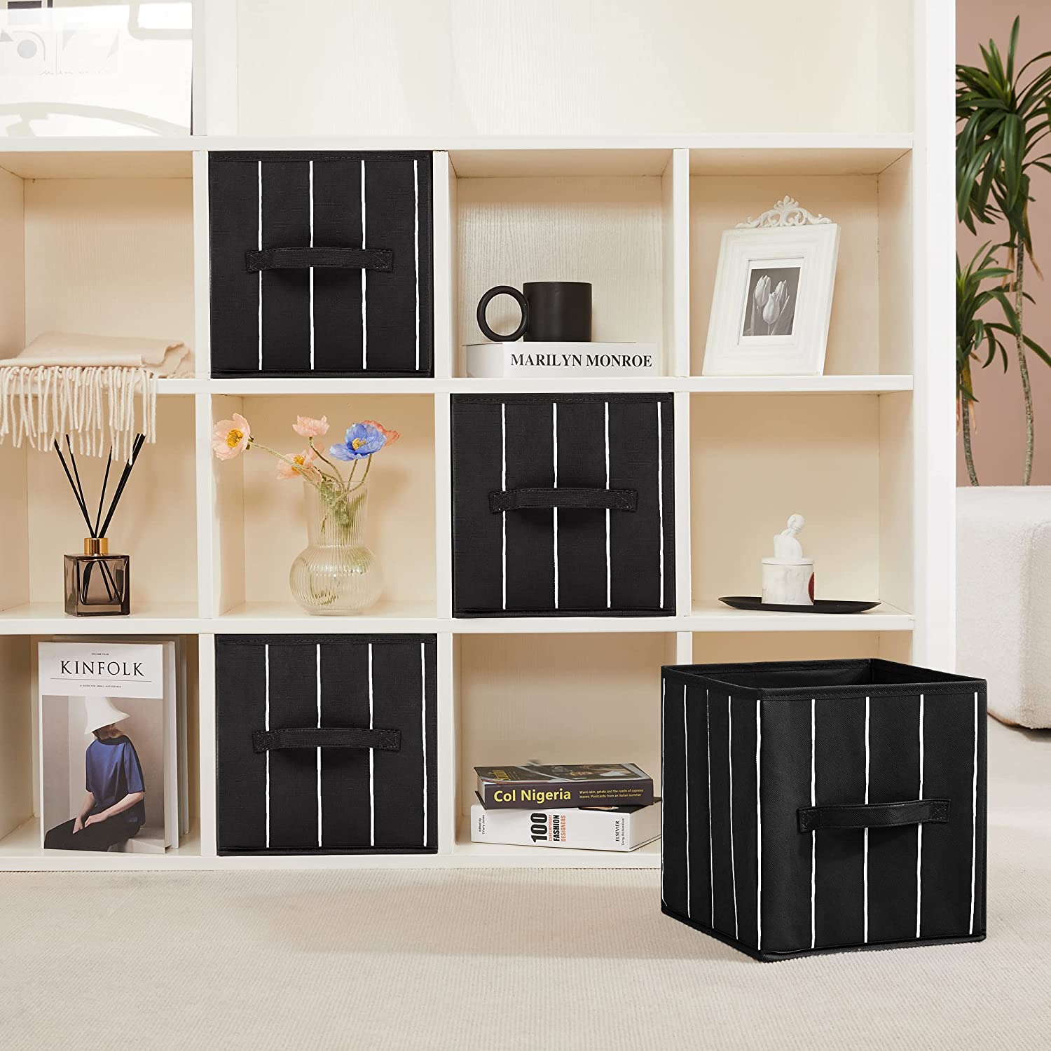 Black/Stripe Pattern