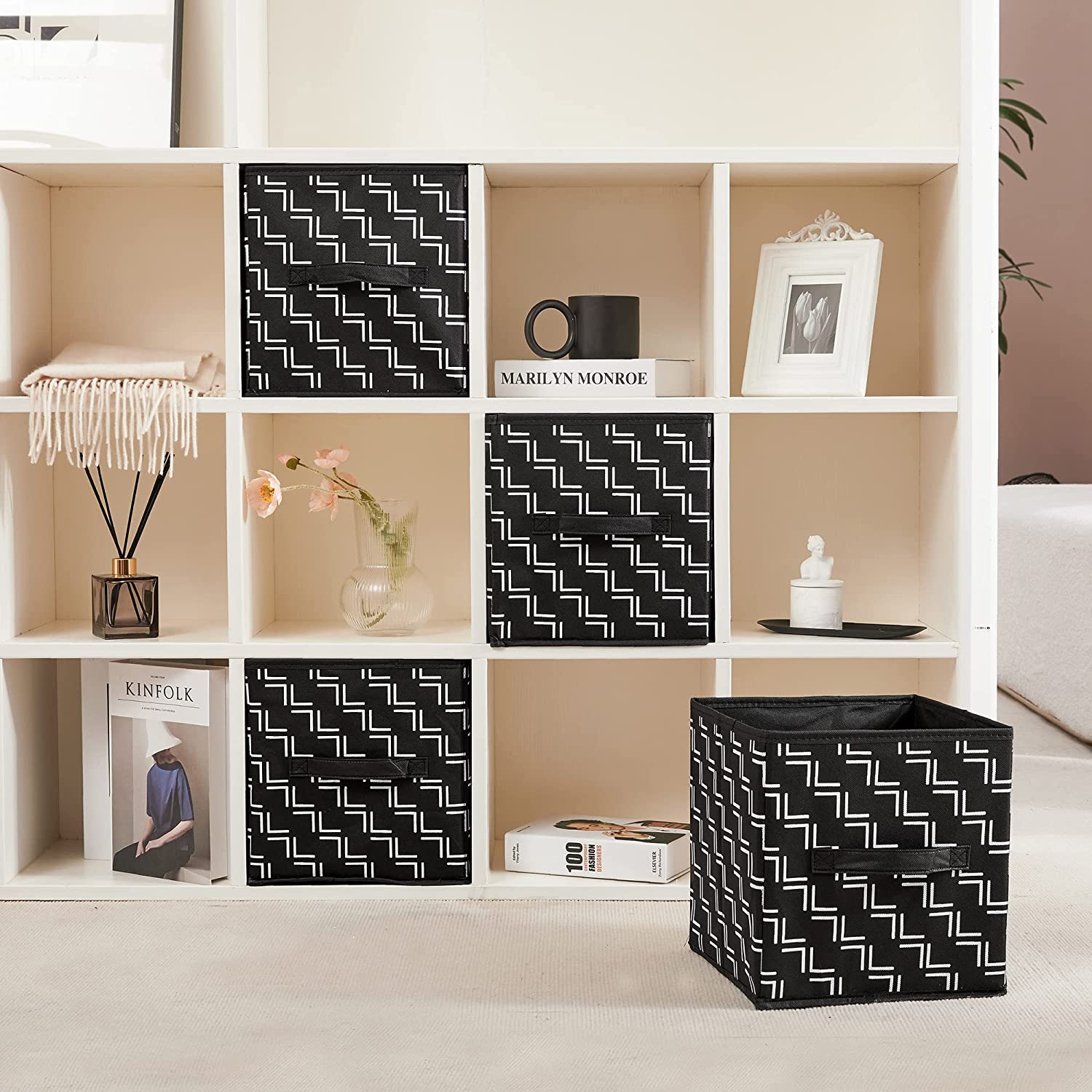 Black/Wave Pattern