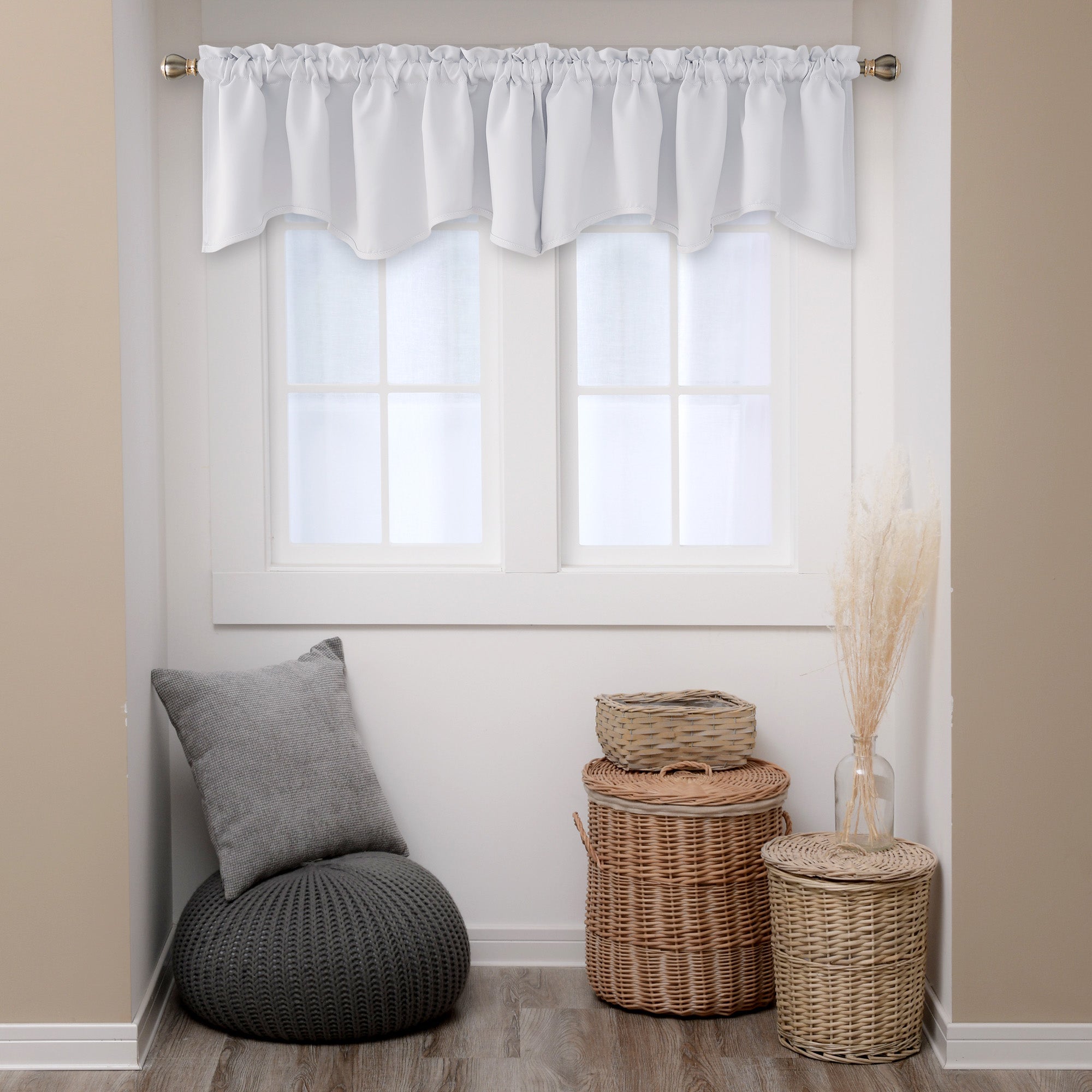 Light Greyish White